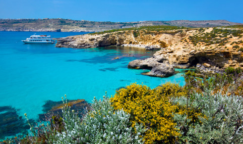 Integration of biodiversity and ecosystem services to develop nature-based tourism approaches and a tool that supports these approaches